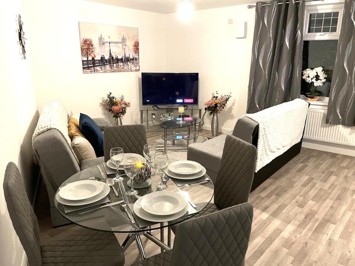 Supreme - 1 Bedroom Apart Sleeps 4 Short/Long Stay Gillingham  Dış mekan fotoğraf