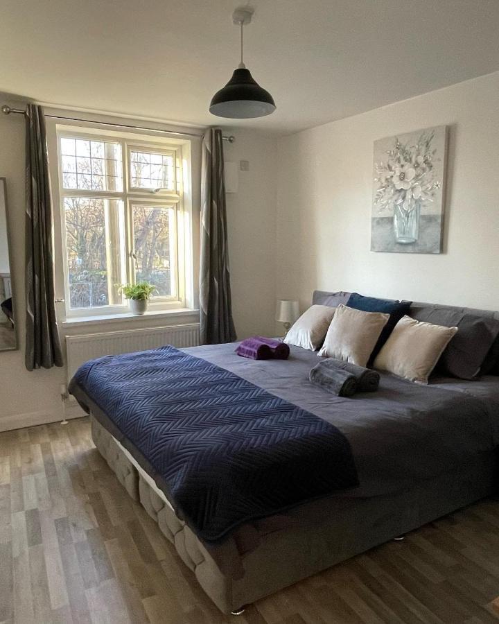Supreme - 1 Bedroom Apart Sleeps 4 Short/Long Stay Gillingham  Dış mekan fotoğraf