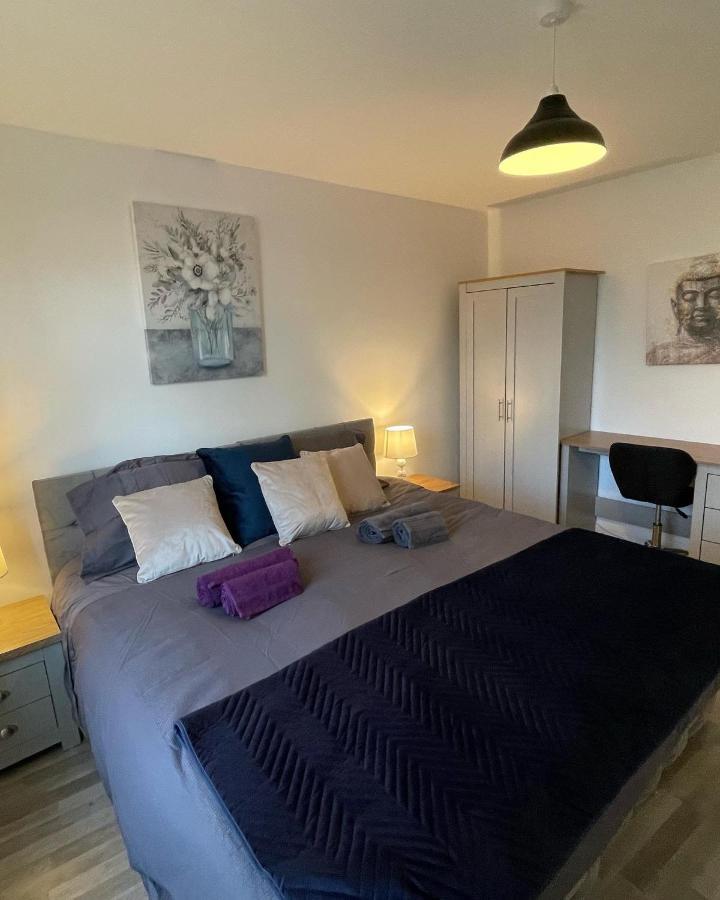 Supreme - 1 Bedroom Apart Sleeps 4 Short/Long Stay Gillingham  Dış mekan fotoğraf