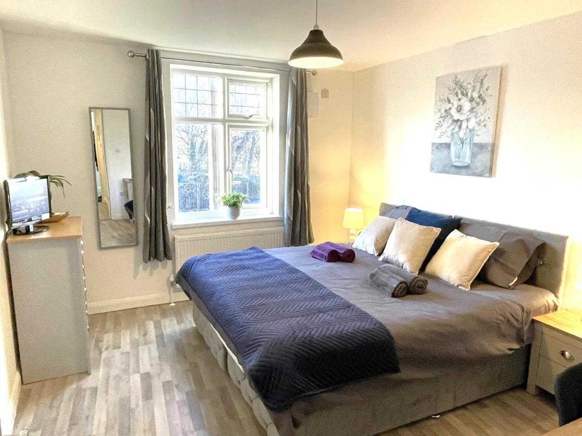 Supreme - 1 Bedroom Apart Sleeps 4 Short/Long Stay Gillingham  Dış mekan fotoğraf